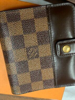 Louis Vuitton ZIPPY COMPACT WALLET Damier